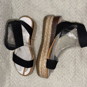 Dream Paris Size 5.5 Women’s Black Wedge Sandals Heels